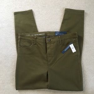 *NEW* Women's Talbots High Rise Straight Leg Jeans - Size: (14)